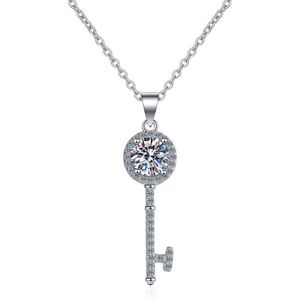 Minął test diamentowy Moissanite 925 Sterling Silver Klucz prosty łańcuch obojczyka Naszyjnik Kobiety Modka