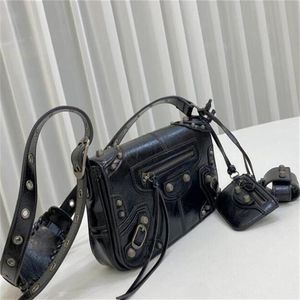 Designer -Taschen Le Cagole Männer Frauen Taschen Handtasche Schulter Mode Nieten Motorrad Echtes Leder Geldbeutel Cross Bag221k