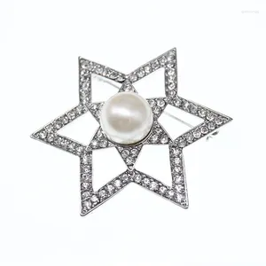 Broszki 20pcs moda kryształowy błyszcząca rhinestone gwiazda z perłową dekoracją biżuterii do zaproszenia na ślub