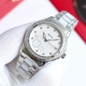 Montre V6 Mouvement à quartz pour femme par une montre de créateur unique Série Medusa Verre saphir étanche profond Taille : Diamètre 35 mm épaisseur 9 mm