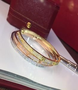 Topp lyxiga högkvalitativa smycken Avancerad vintage Bangle för kvinnor 2021 Nya säljmärken varumärkesdesigner 18K mässingguldpläterad mode T6416721