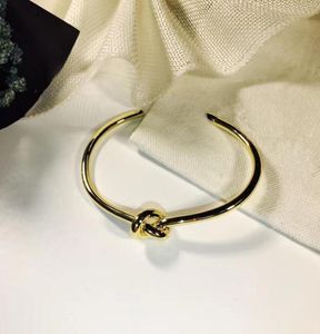 rostfritt stål knutna armband män och kvinnor vänskap armband silver rosguld öppen c -formade armband smycken lyx designer8435877