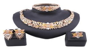 Afrykańska Dubaj Gold Jewelry Nigerian Crystal Flower Naszyjnik Kolczyki Pierścień Kobiety Włoski ślub biżuterii ślubnej Set3887031