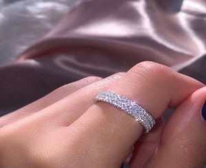 Underbar enkel 3 -rads vit diamantring för kvinnor 925 Sterling Silver Band smycken Promise Wedding Rings Brides Anillos Bague FEM5129765