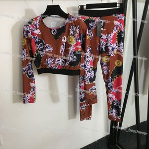 Womem Floral Printed Yoga Tops Stylish Stretch Yoga Leggings Set Vintage Yoga Long Sleeved Tops Outdoor Fitness Yoga Wear