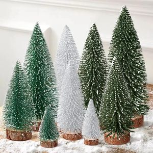 Decorazioni natalizie Mini alberi artificiali 6 pezzi di pino in miniatura con base in legno Albero da tavolo per le vacanze di Natale