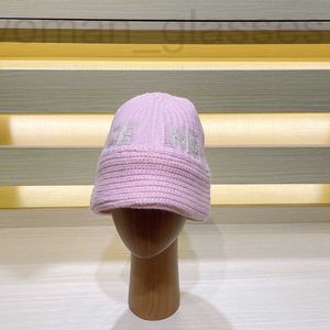 Beanie / Skull Caps designer de luxo gorro chapéu quente clássico para homens e mulheres respirável proteção auditiva cor misturada tendência casual pulôver chapéu inverno t7