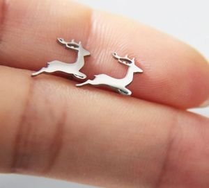 Everfast New Tiny Fawn Earring Little Deer rostfritt stålörhängen Studs mode öron smycken chirstmas gåva för kvinnor flickor barn 5553248