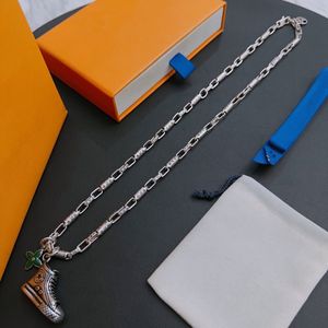 Con scatola di design oro collana g gioielli Collana alla moda regale da uomo da uomo Long Letter Catene Collane per uomini Donne Golden Chain Jewlery