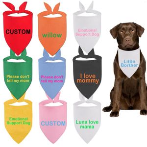 Hundkläder Personligt husdjursnamn Triangle Scarf Custom Puppy Bandana Bib Collar Härlig gåva till hundar Neckanschief Tillbehör