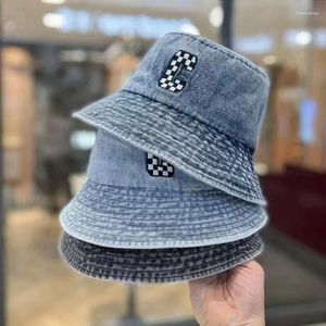 Basker mode tvättade denim broderade brev fiskare hattar sommar kvinnor utomhus mjuk panam resor solskydd hink hatt män mössa