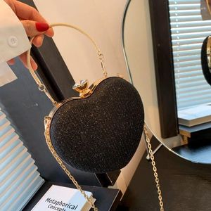 Wallets Evening Clutch Bag Women Shiny Handbag Heart Shape Metal Clutches Fashion Chain Shoulder Crossbody Luxury Lady Purse