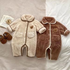 Rompers Autumn Winter Toddler Girl Baby Cartoon Bear Fleece tjock varm romper född pojke plus Velvet Lapel Jumpsui Kid Cotton 231212