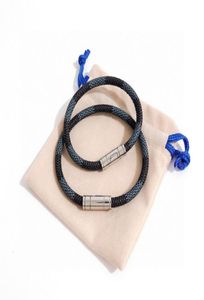 Europa America New Style Uomo Lady Donna Stampa rotonda Design scozzese grigio inciso V Lettera Hardware in metallo Keep It Bracciale in pelle B1995670