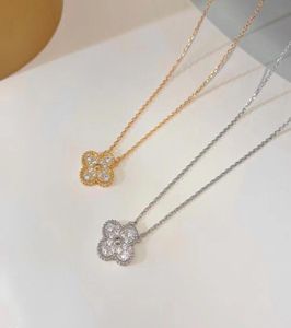 Womens Love Clover Designer Brand Luxury Pendant Halsband med Shining Crystal Diamond 4 Leaf Gold Silver Choker Halsbandsmycken4708727