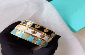 Siyah ve Beyaz Mavi Aşk Elmas Bangle Benzersiz Tasarım Romantik Stil Bilezik Kızlar Seviyorum 1 Tasarımcı Marka Takı İşçiliği C3928931