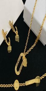 Colares de colares clássicos anéis de pulseira Conjunto Grécia Pattern Pattern Banshee Retrato 18K Gold Bated New Designer Jóias de Designer BDGH1091003