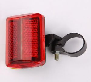 Fanale posteriore per bici da bicicletta 5 LED Fanale posteriore per bicicletta Luce rossa MTB Avvertimento di sicurezza per bici Luci lampeggianti senza batteria2667098