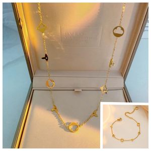 Fashion Designer Necklaces 18K Plated Gold for Women 4/four Leaf Clover Pendant Necklace bracelet Chains Jewelry Women Wedding Chirstmas Gift No Box