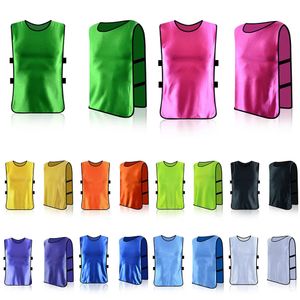 Other Sporting Goods 6PCS Football Vest Jerseys Sports Training Mesh Vests Loose Basketball Cricket Soccer Volleyball Rugby Team Accessories 231212