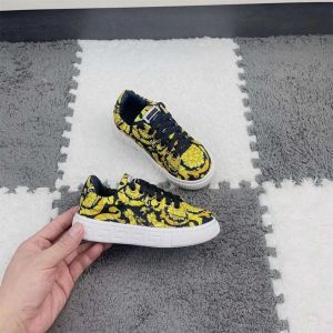 2023 Classic Kids Shoes Designer Children High-top Toddler Bee Sneakers Baby Boys and Girls Retro Shoe Outdoor Sports size 26-35