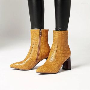 Botas Ymechic moda salto alto amarelo azul preto apontado toe sapatos de inverno bloco saltos em relevo xadrez equitação tornozelo feminino