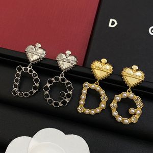 Charm Küpe Moda Marka Tasarımcı Takı Kadınlar Aretes Bijoux İyi Çember Küpe Aşk Kalp Saplamaları Gem Mektupları D Küpe Aretes Sarkık Küpe Ohrringe Hediye