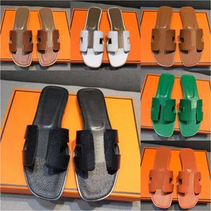 Beach Slippers Flat Bottom Slipper Designer Sandals Leather Lady Slides Beach Sandal Summer Genuine Leather Slipper Shoes Hotel Office Party Sandels