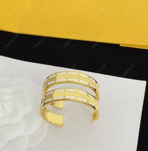Hoopörhängen designer smycken mode guld studörhänge för lady kvinnliga parti studs rosa hoops bröllopsengagemang för brudbox ni5715506