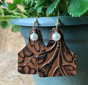 Cow Tag Pearl Embonsed Leather Earrings for Women Vintage Boho Western Style Jewelry Cowgirl Handgjorda äkta Cowhide Leather3674847