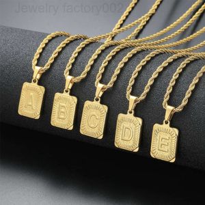 Bulk Square Men Twist Alphabet 26 Inledande bokstav rostfritt stål 18K Guldpläterad smycken Inledande halsband Twisted Rope Chain