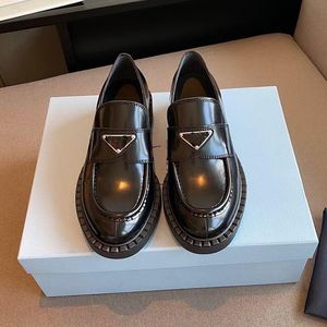 Tasarımcı Elbise Ayakkabı Konfor Monolit Fırçalı Deri Loafers Tay Sliper üzerinde Kadınlar Oxford Chunky Kauçuk Chaussures Lug Sole Platfrom Yürüyüş Partisi Düğün Scarpe