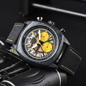 Ny 2023 Classic Model Man Watch Luxury Silver Rostfritt stål Quartz armbandsur Designer Style Populär Modern Watch Male Clock