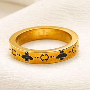 Anéis de designer 18k banhado a ouro anel de aço inoxidável marca carta banda anéis moda luxo mulheres jóias de casamento presente de natal tamanho: 6 7 8 9