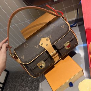 Borsa di lusso di alta qualità Designer Pelle di vacchetta Borsa classica medievale sotto le ascelle Borsa a tracolla da donna Borsa a tracolla Borsa per il trucco Borsa compatta ed elegante 30 cm