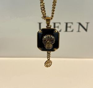 Am New Necklace Ancient Gold Face mässing Black Crystal med skalle utsmyckad med elegant punkstil7575601