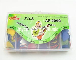 Wiele 600pcs Alice Projecing nylonowe akustyczne gitary elektryczne z oryginalnym opakowaniem standardowym Plectrums3993414