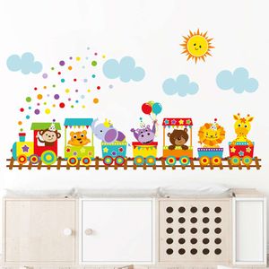 Tecknad söta djur tränar solmoln vägg klistermärken för barn rum baby barnkammare rum vägg dekaler hem dekorativa klistermärken dekorera