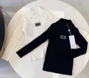 Ubrania projektantów dla dzieci Czarna biała pullover dziewczyna swetry dzianinowe skoczek