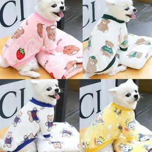 Hundkläder Pet Cartoon Coat Warm Flanell Strawberry Bear Print Multiple Size Winterkläder Tröja för valpkattprodukter