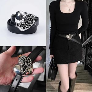 Herzförmiger Ledergürtel für Damen – echtes Leder, passt perfekt zu Kleidern, Hosen und Blazern, Vintage-Taillen-Accessoire mit hohlem Design, CHROME HEARTS