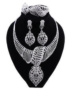 Nya modefrikanska smycken set Dubai Silver Plated Brudhalsbandörhängen Set Crystal Indian Wedding Jewelry6548338