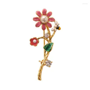 Broschen High End 18 Karat vergoldete Perlen-Blumen-Brosche für Damen, modisch, exquisite Farbe, Emaille, Kleid, Brustnadel, Anzug, Ornament