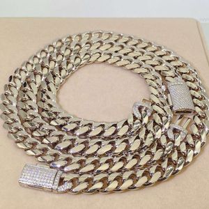 2024 New Trend Hip Hop Iced Out Moissanite Clasp 12mm Cuban Link Chain Men Silver Hand