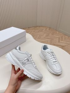 2024 Luxuriöses Design, neue Freizeit-Sneaker, kleine weiße Schuhe, Freizeitschuhe mit TPU-Außensohle für Damen und Herren