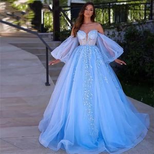 2024 Sky Blue Princess Evening Dress Elegant Löstagbara puffhylsor Applikationer pärlstav tyll rygglösa prom formella klänningar mantel de soiree femme