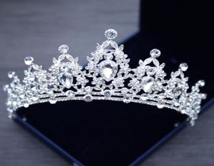 Koreańska elegancka księżniczka Crystal Tiaras Crowns Opaska na głowę Big Rhinestone Love PROM Crown Partia Dostępność Diodem Hair Jewelry New3585123