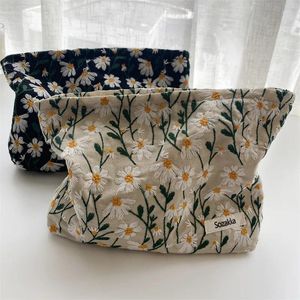 Kosmetiktaschen, frische Stickerei, Gänseblümchen-Blumen-Make-up-Tasche, einfach, tragbar, Bleistift, große Kapazität, japanische Organizer-Box