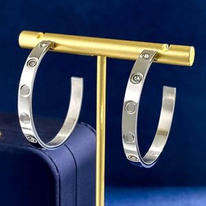2023Stud Titanium Steel 18K Rose Gold Designer Earring Stud for Women Exquisite Simple Fashion Women's örhängen smycken gåvor Oorbellen