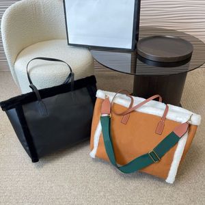 Luxurys Tote Plush Party Designer Handväskor Stora kapacitet Kvinnor Köpare Franska tryckta brev Totes axelväska Cross Body Bag stora handväskor Plånbokväskor